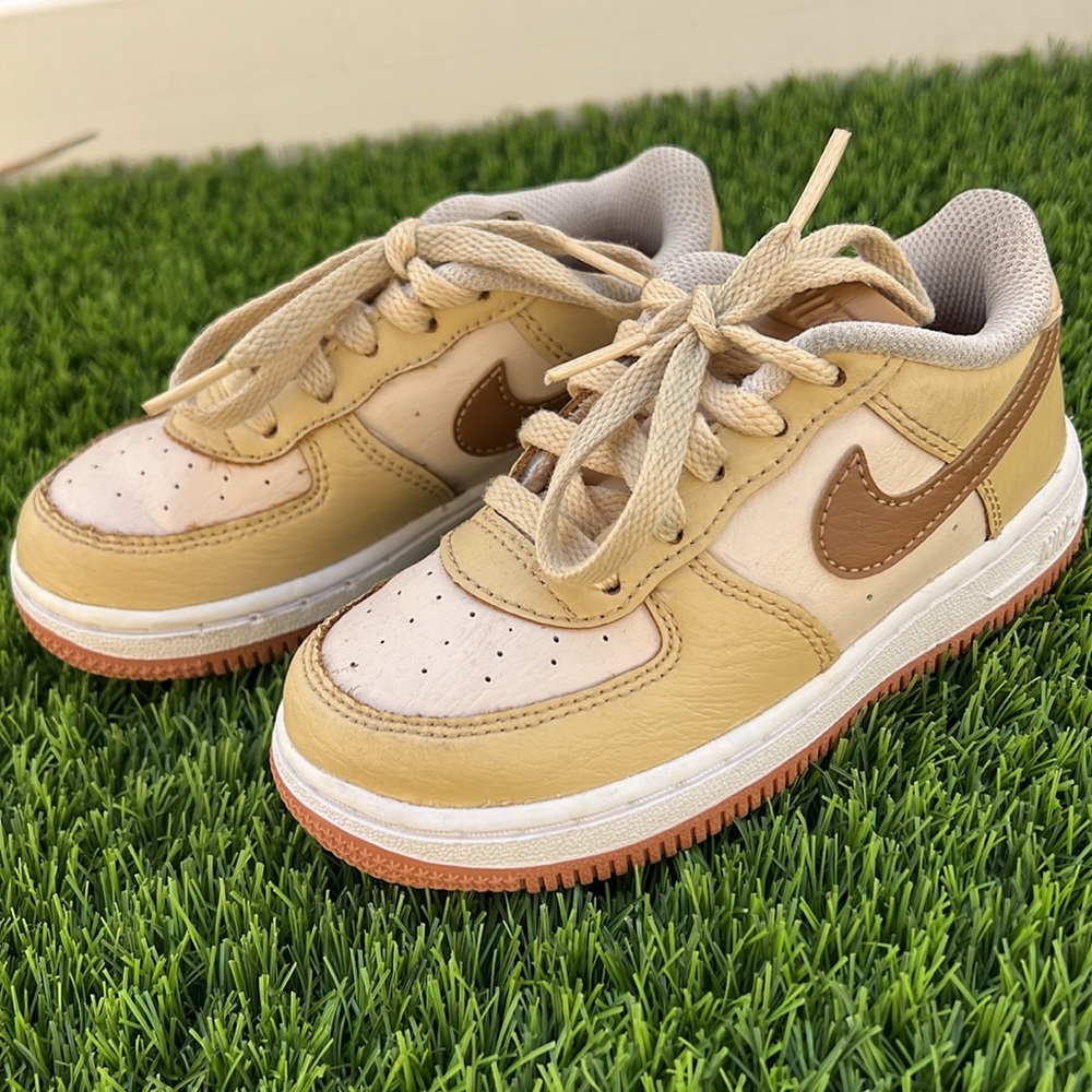 Toddler Air Force 1s - Picture 2 of 4
